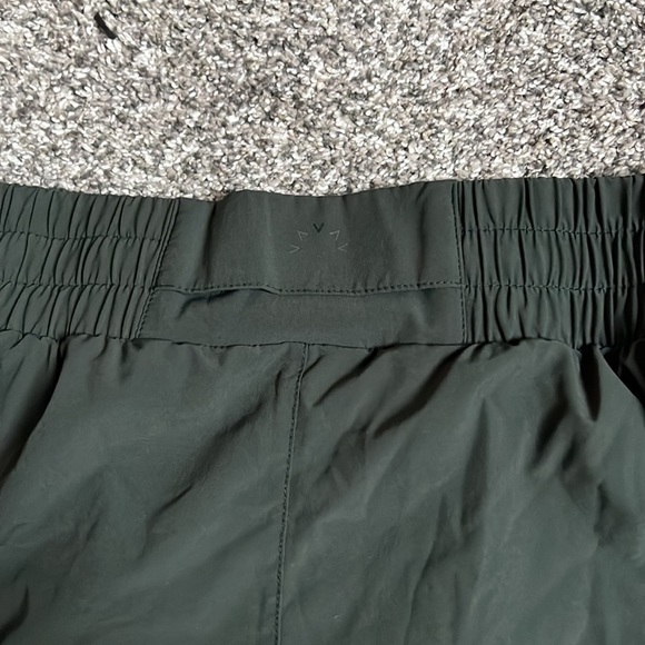 Medium green varley shorts - Picture 3 of 6